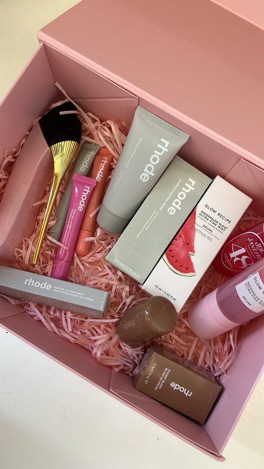 GLOW UP GIFT HAMPER 🖤